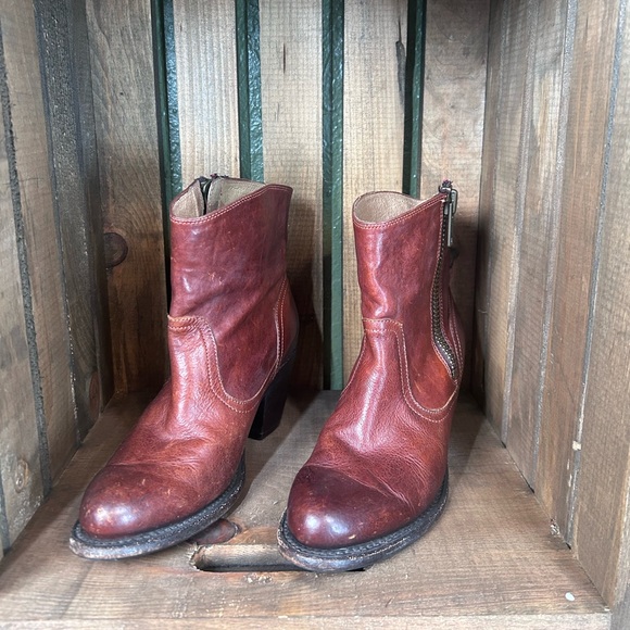 Frye Shoes - Frye Brown leather Ankle Boots Vintage Western Style Size 7 Zip closure cowgirl